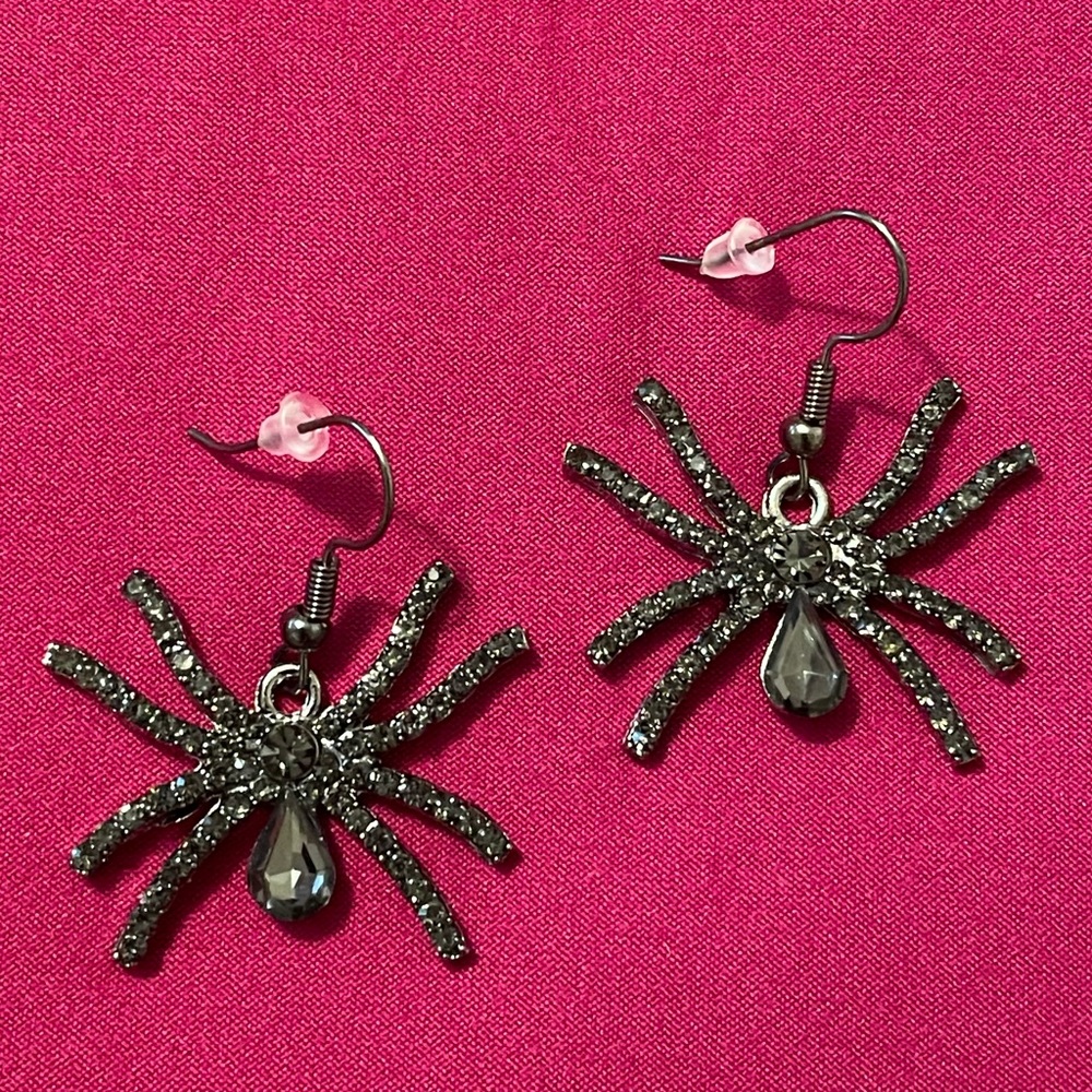 🎃 Halloween Spider Black Crystal Earrings NEW